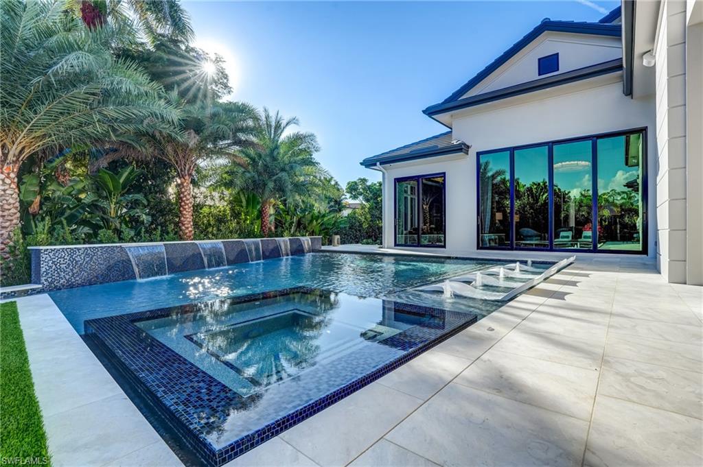 MOORINGS - Residential