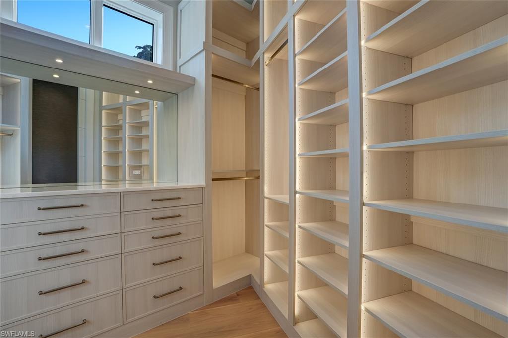 MOORINGS - Residential