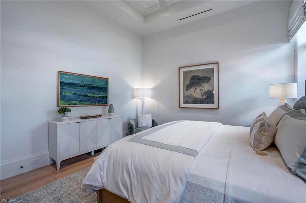 MOORINGS - Residential