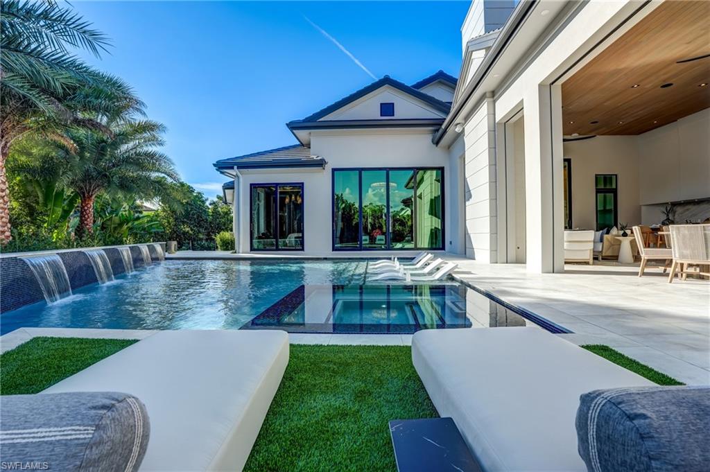 MOORINGS - Residential