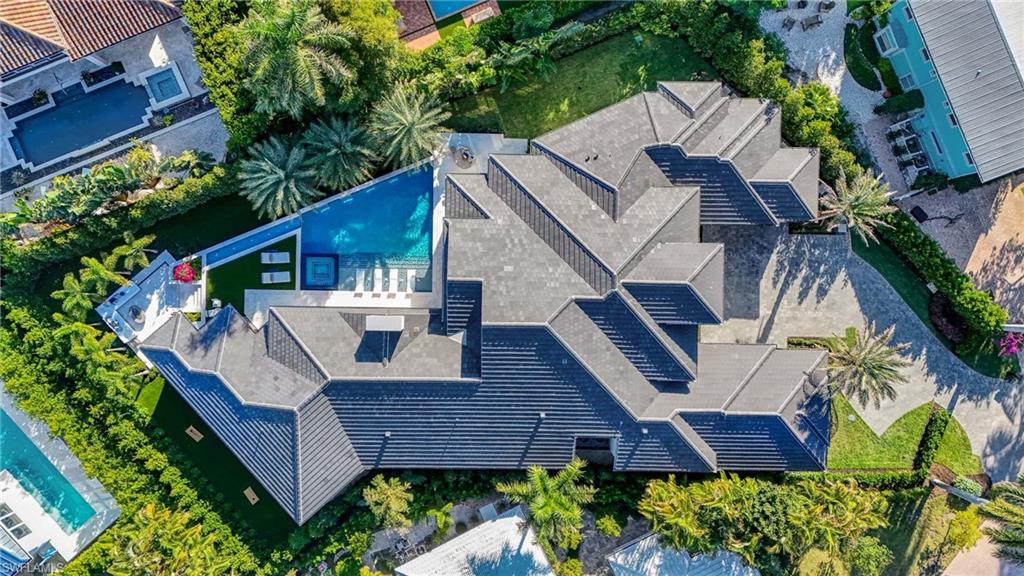 MOORINGS - Residential