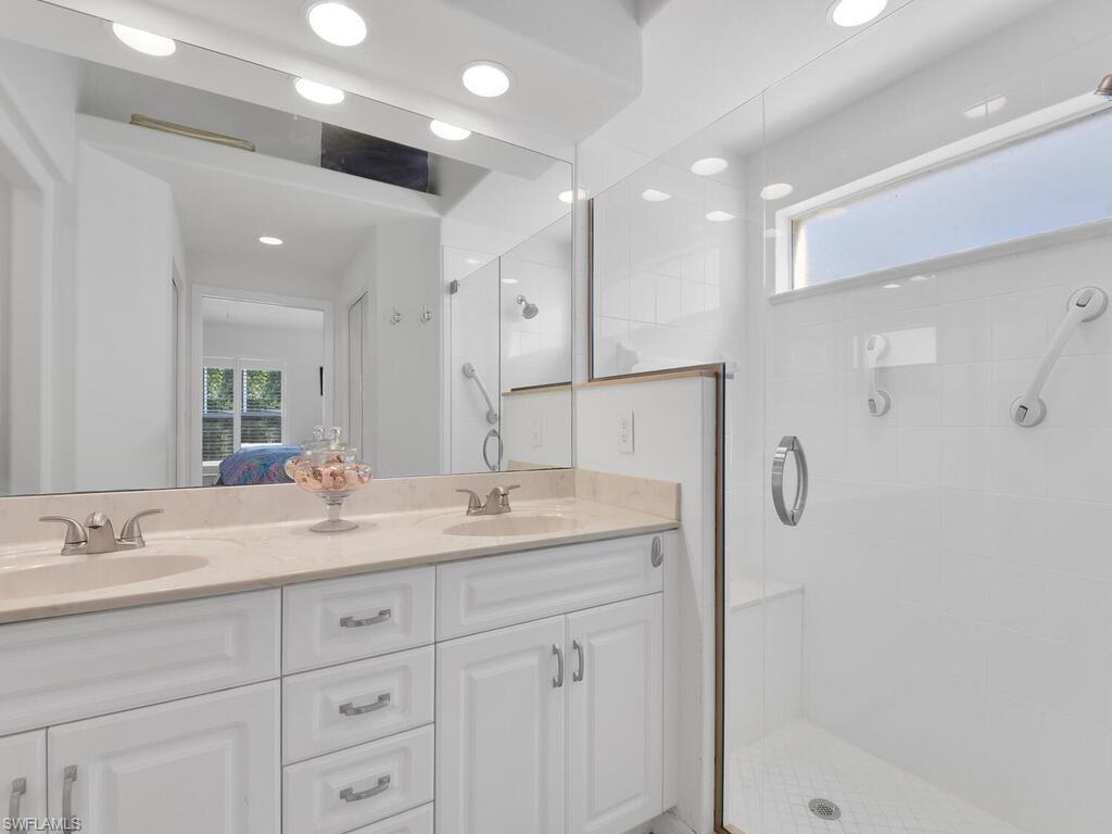 IBIS COVE - Residential