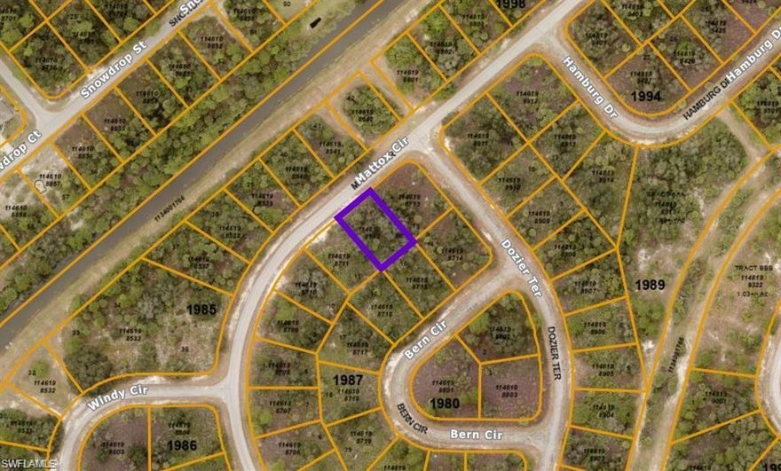 Beautiful lot ready to build, build your dreamhome here or will build to suit.