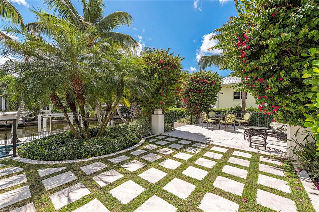 AQUALANE SHORES - Residential