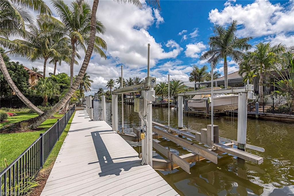 AQUALANE SHORES - Residential