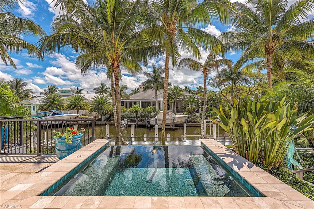 AQUALANE SHORES - Residential