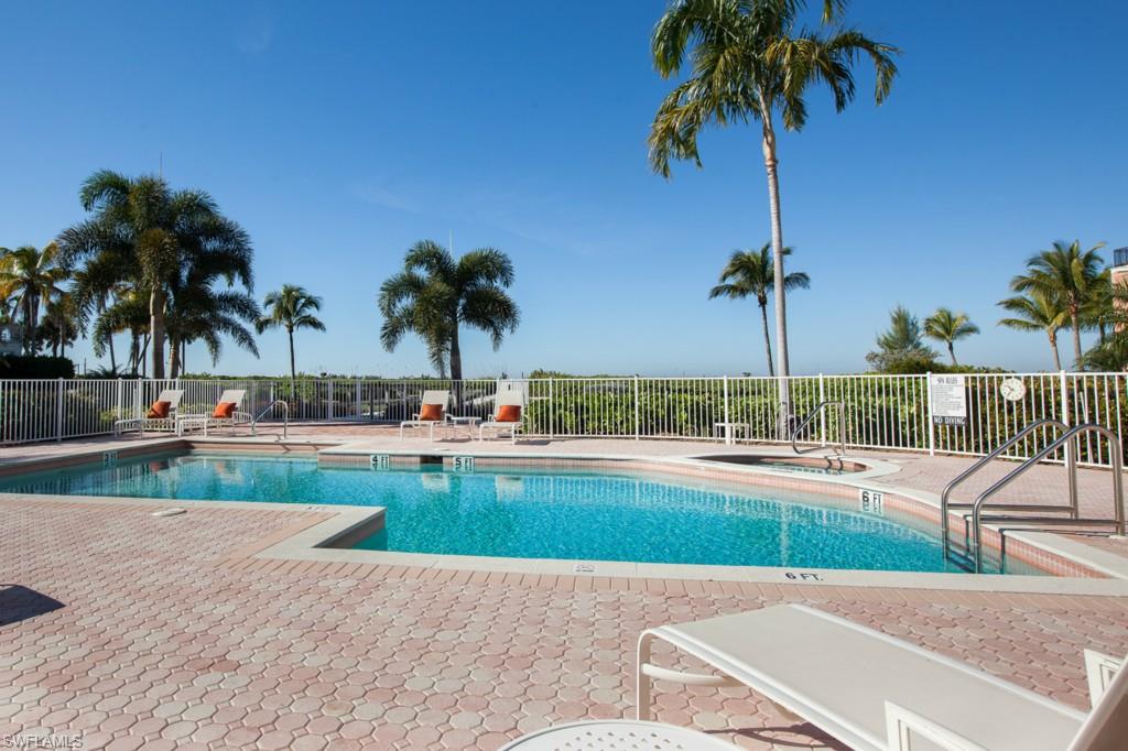 BAREFOOT BEACH - Residential