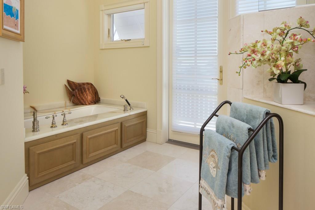 BAREFOOT BEACH - Residential