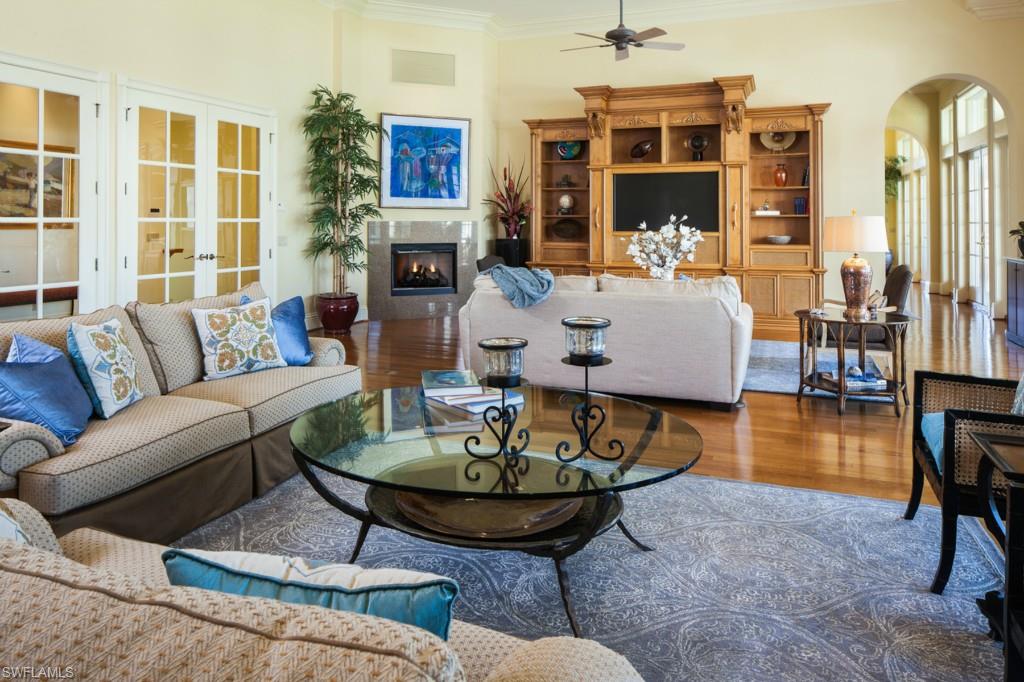 BAREFOOT BEACH - Residential