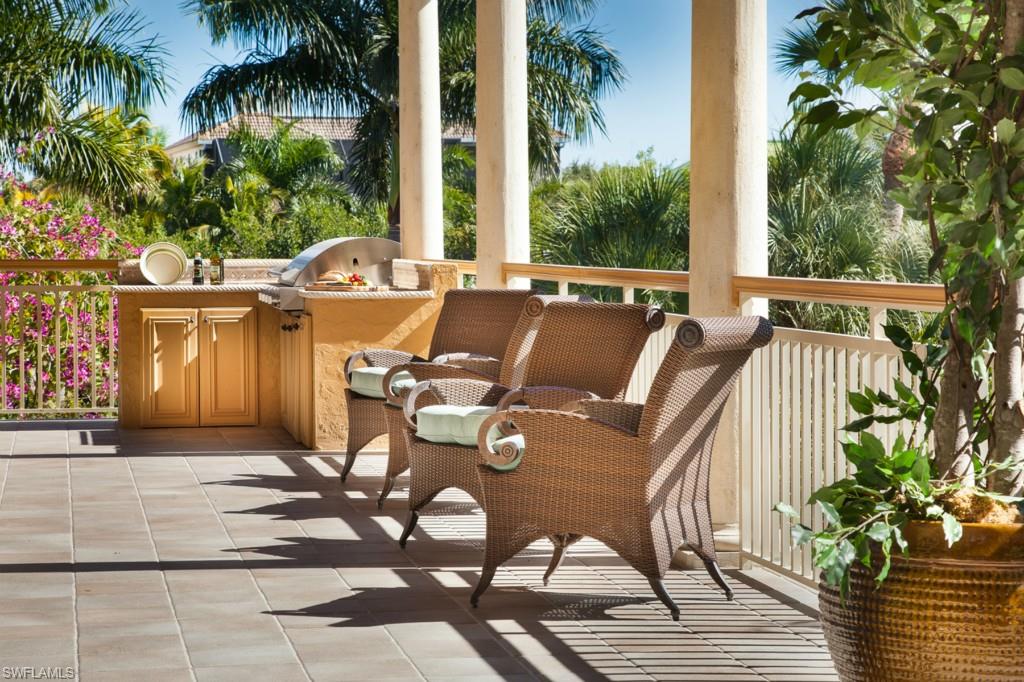 BAREFOOT BEACH - Residential