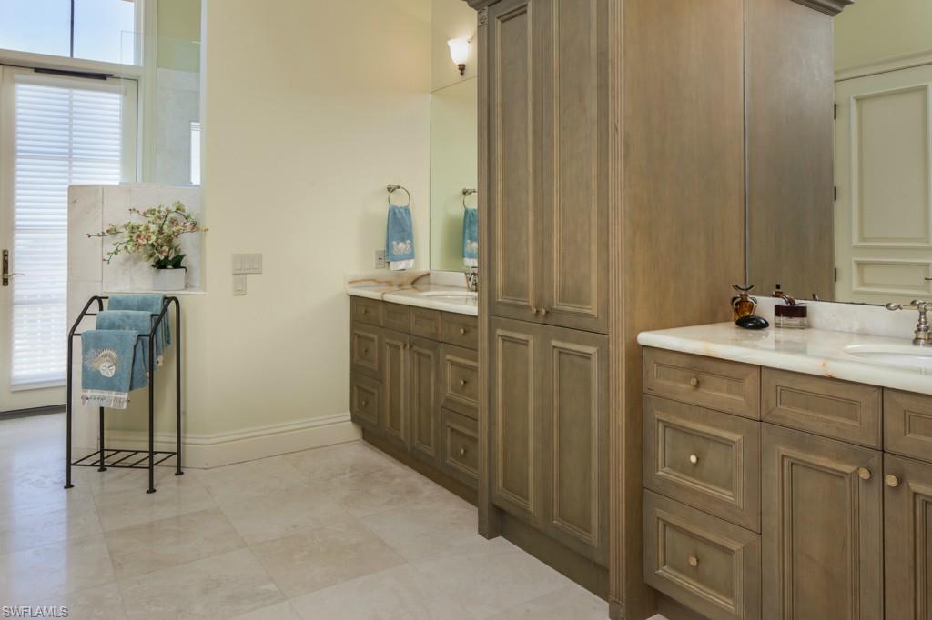 BAREFOOT BEACH - Residential