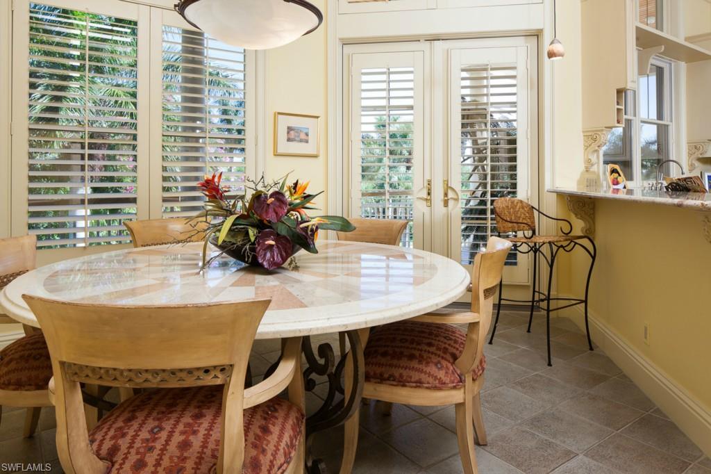 BAREFOOT BEACH - Residential