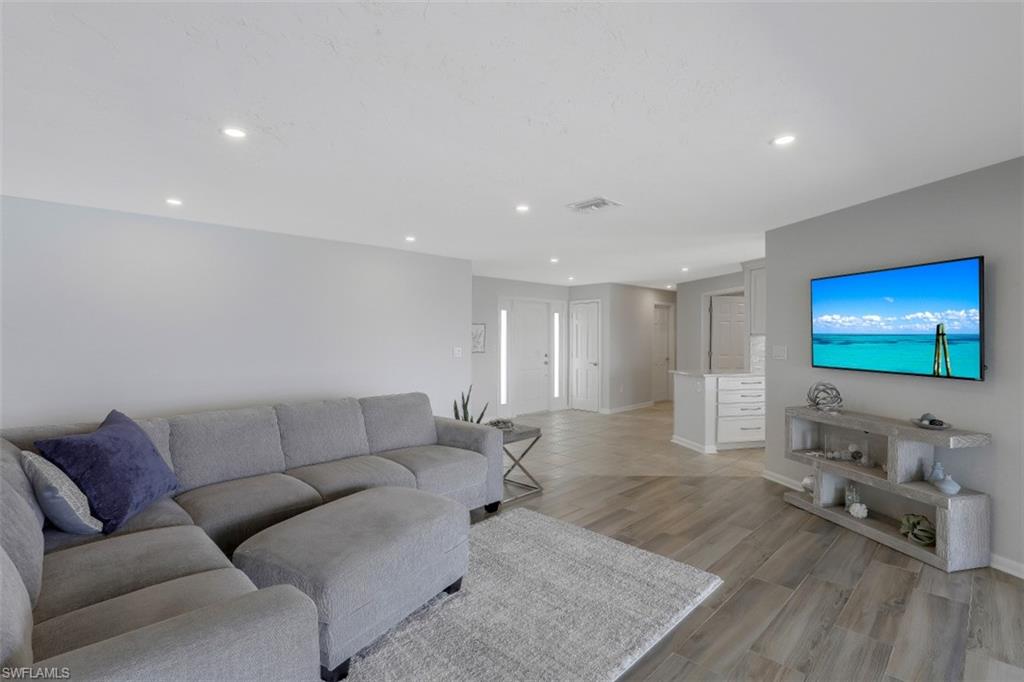 MARCO BEACH - Residential