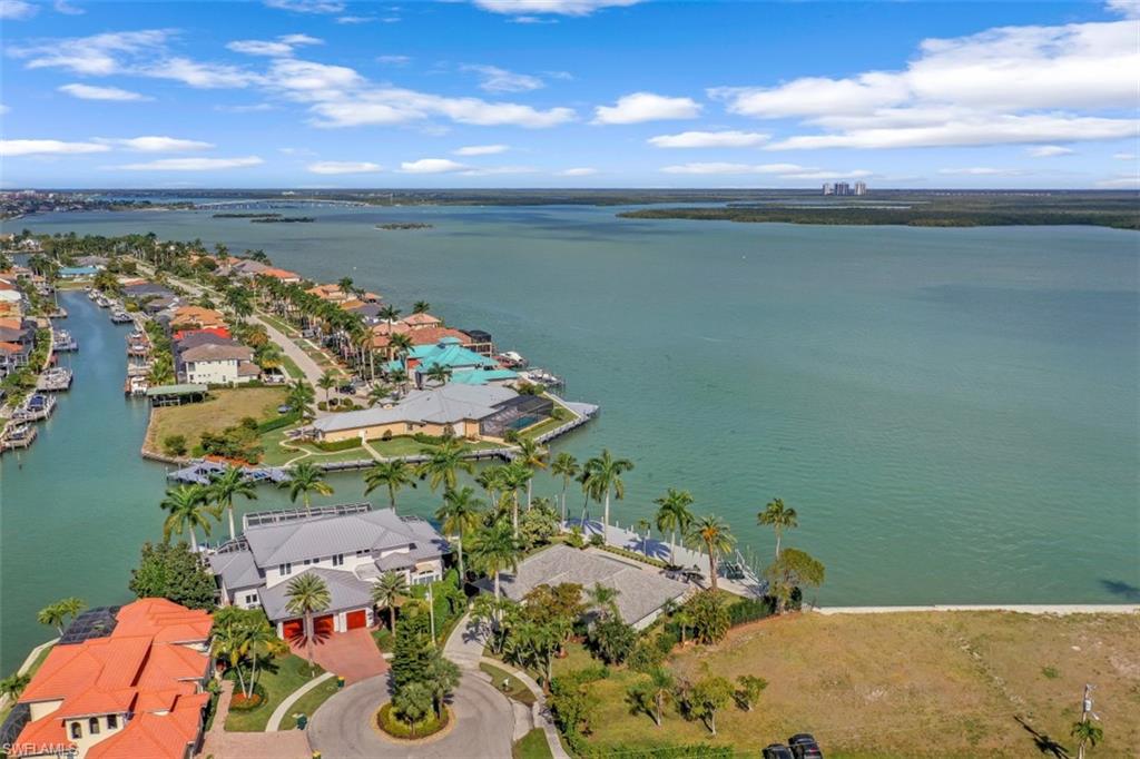 MARCO BEACH - Residential