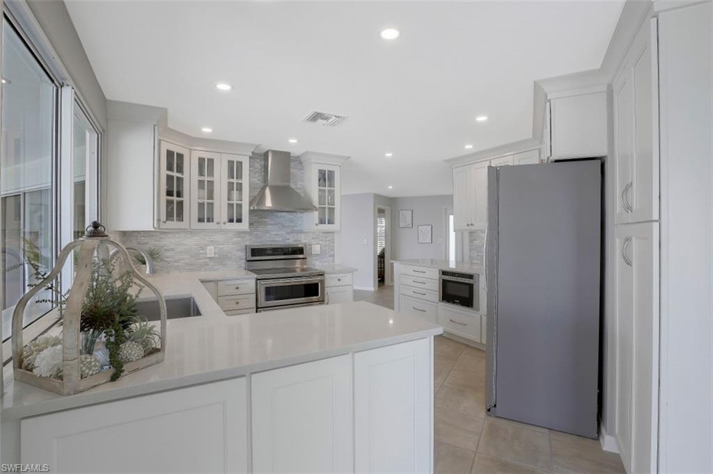 MARCO BEACH - Residential