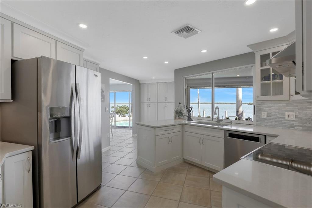 MARCO BEACH - Residential