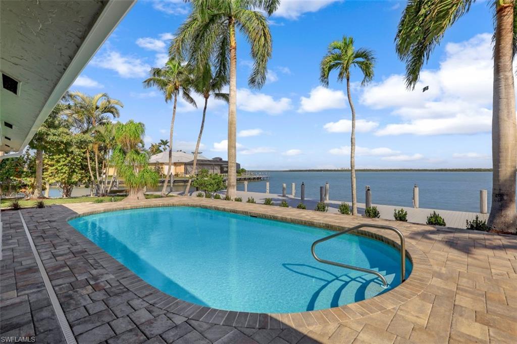 MARCO BEACH - Residential