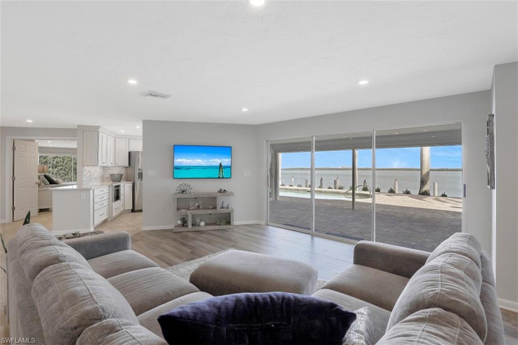 MARCO BEACH - Residential