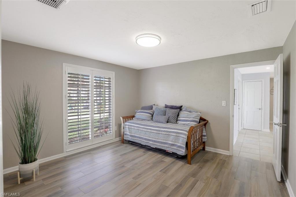 MARCO BEACH - Residential