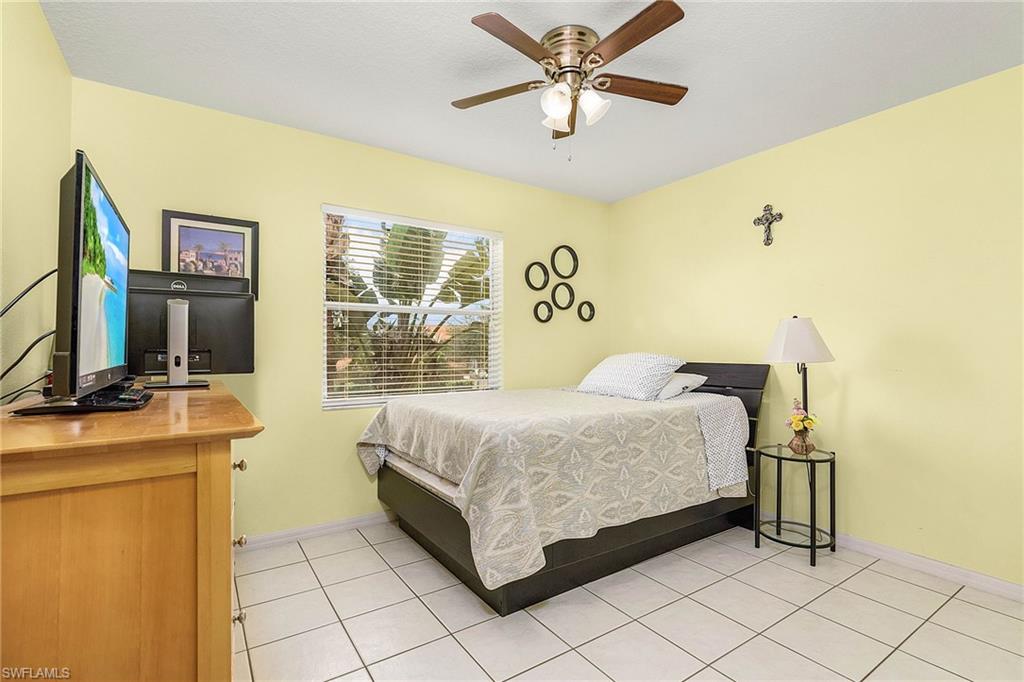 HUNTINGTON LAKES - Residential