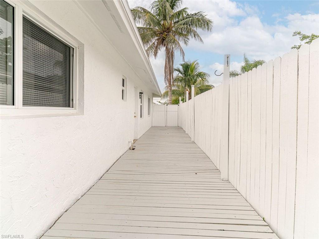 NAPLES PARK - Residential