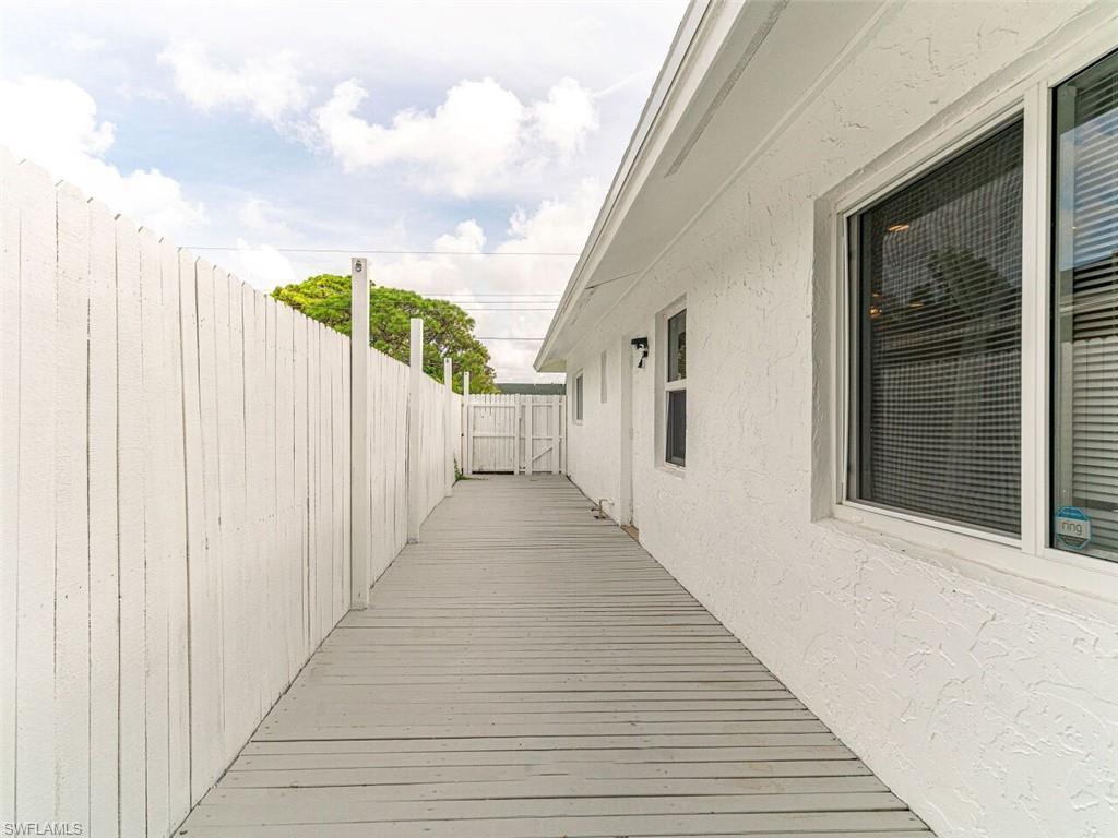 NAPLES PARK - Residential