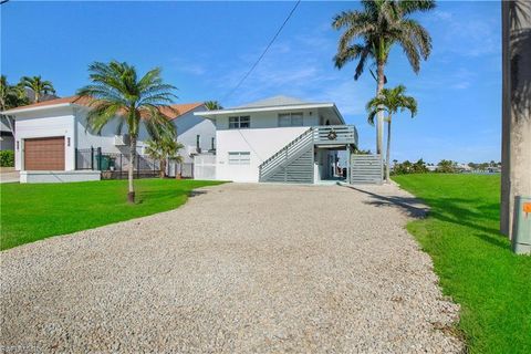 A home in NAPLES