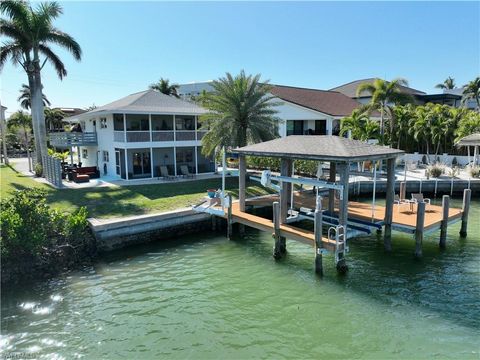 A home in NAPLES