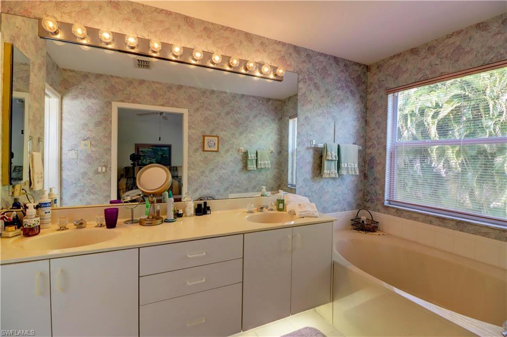 WILLIAMSBURG - Residential