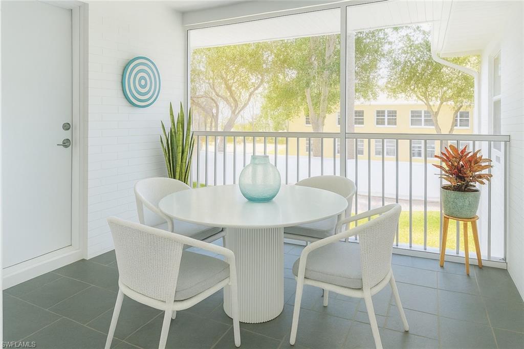 COUNTRY CLUB - Residential