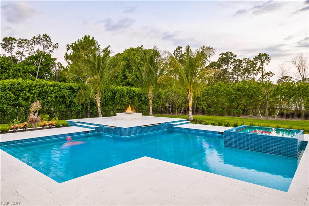 PINE RIDGE - Residential