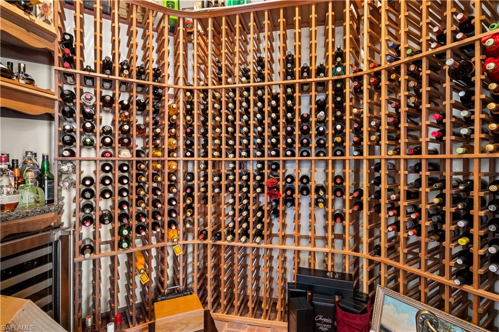 EDGEWATER - Residential