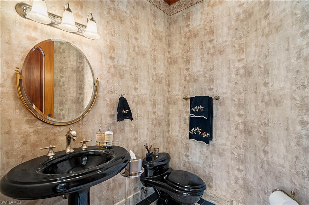 EDGEWATER - Residential