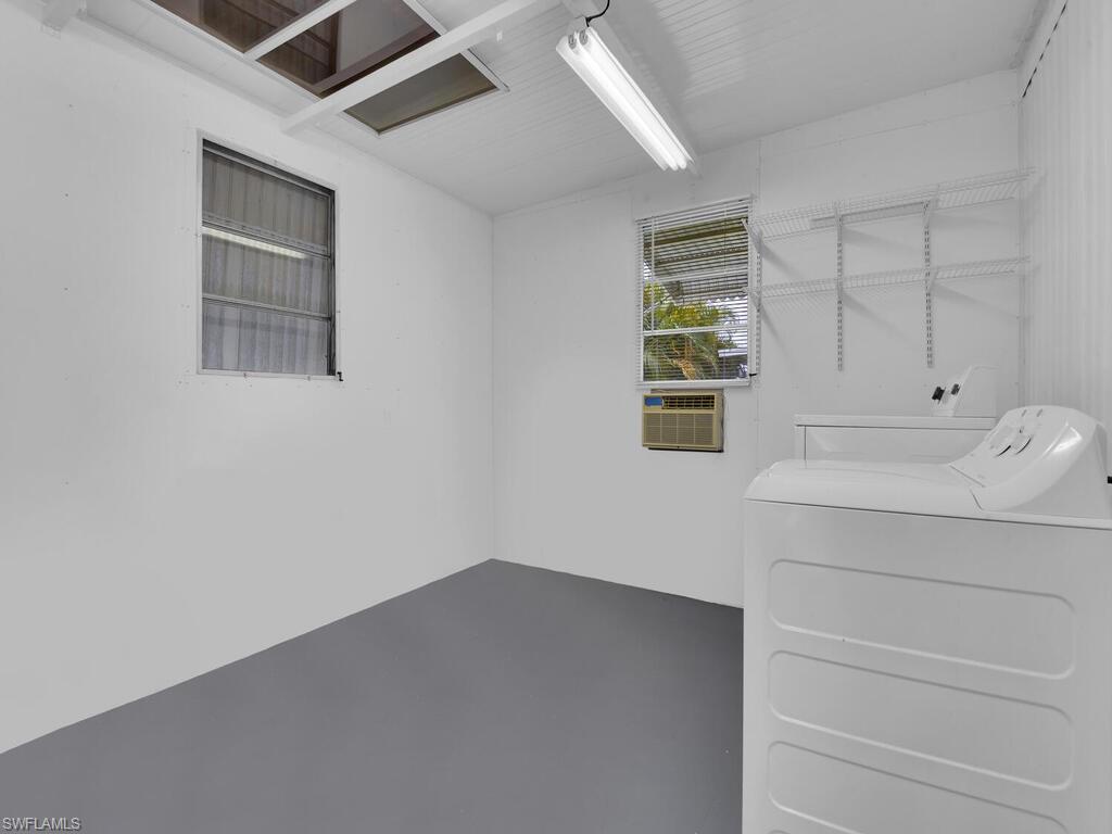 LAZY DAYS MOBILE VILLAGE - Residential