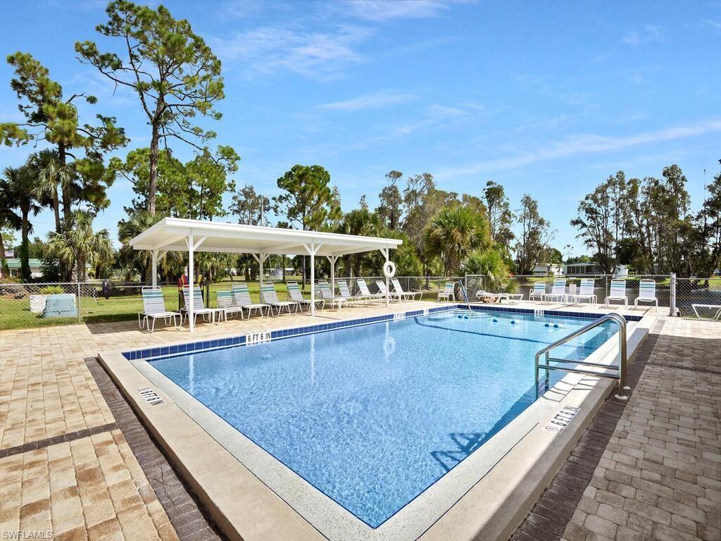 LAZY DAYS MOBILE VILLAGE - Residential