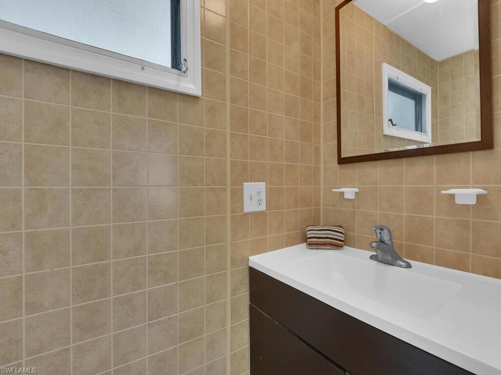 LAZY DAYS MOBILE VILLAGE - Residential