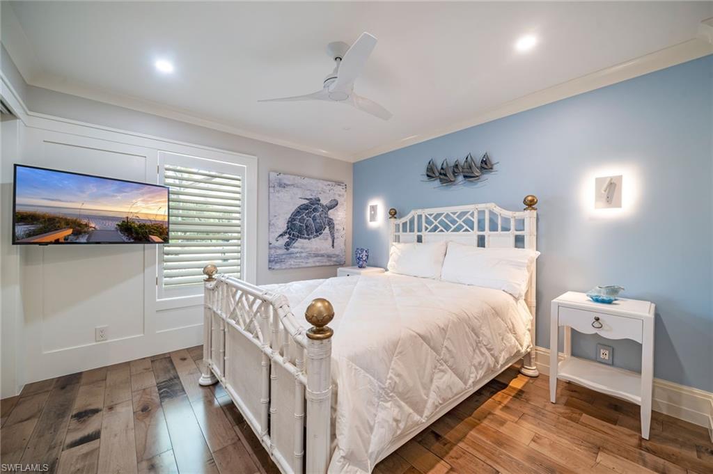 PINECREST AT PELICAN BAY - Residential