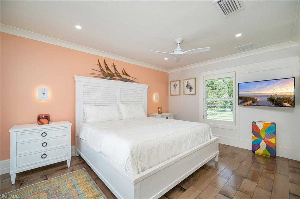 PINECREST AT PELICAN BAY - Residential