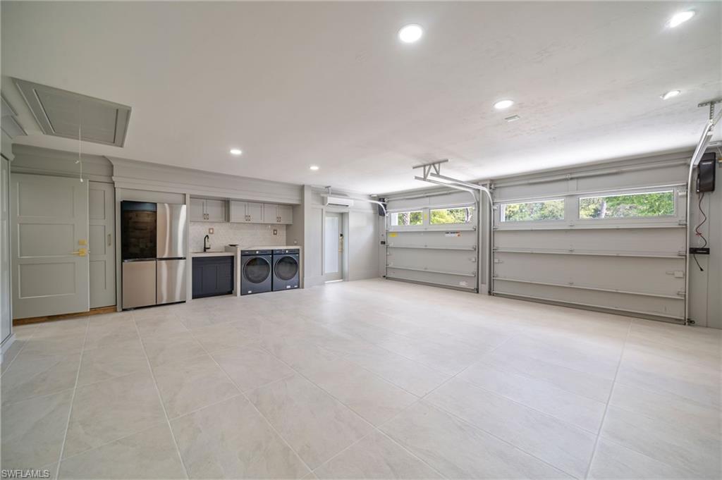 PINECREST AT PELICAN BAY - Residential