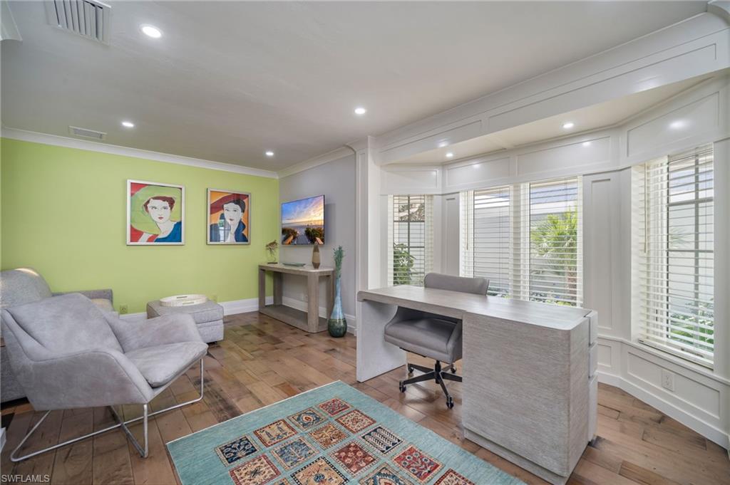 PINECREST AT PELICAN BAY - Residential