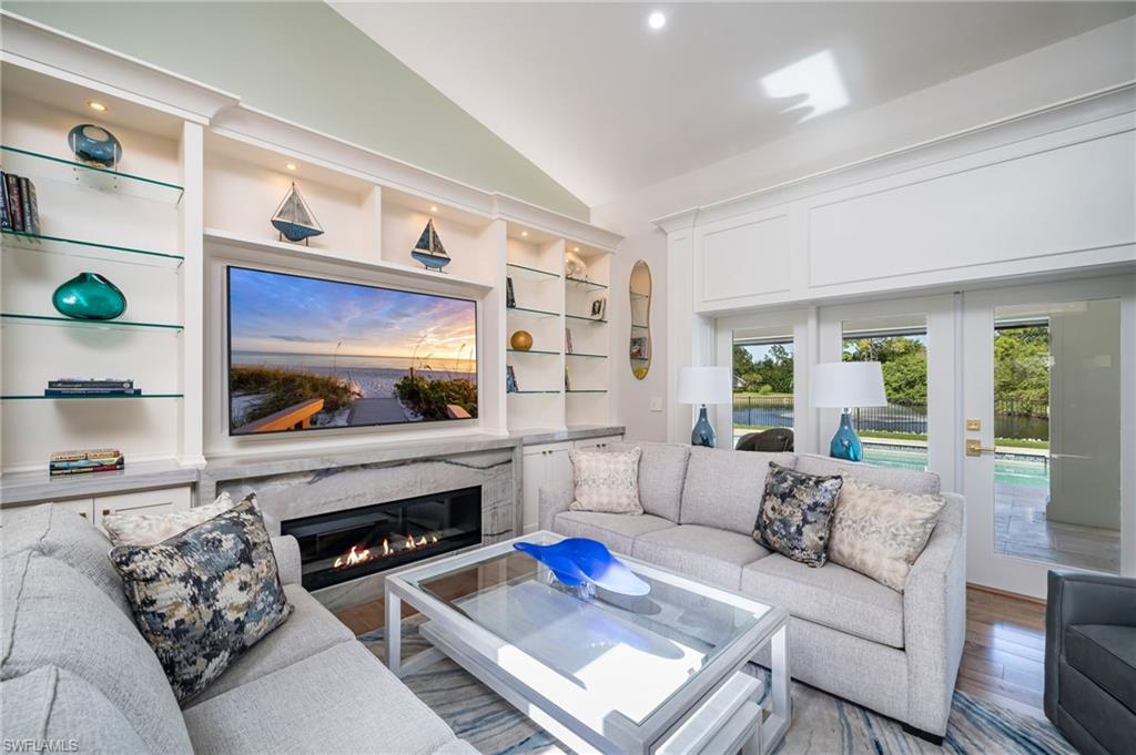 PINECREST AT PELICAN BAY - Residential