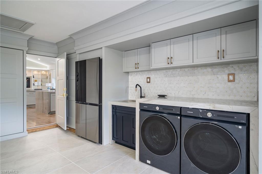 PINECREST AT PELICAN BAY - Residential