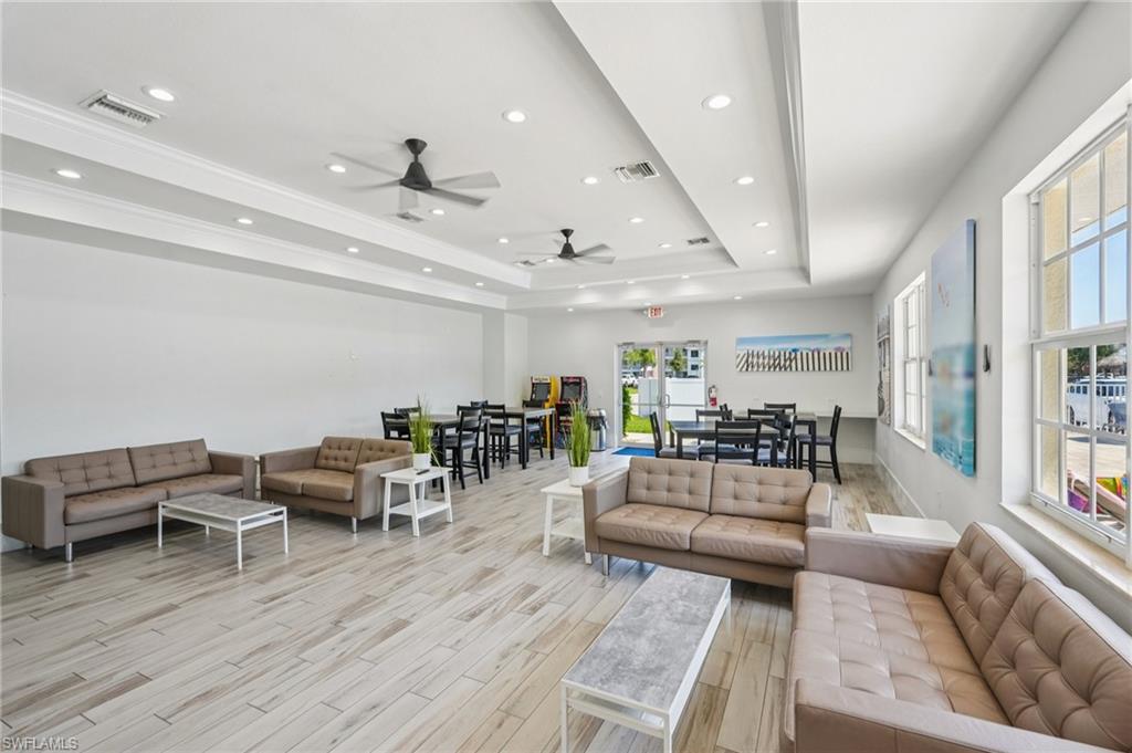 ISLES OF PORTO VISTA - Residential