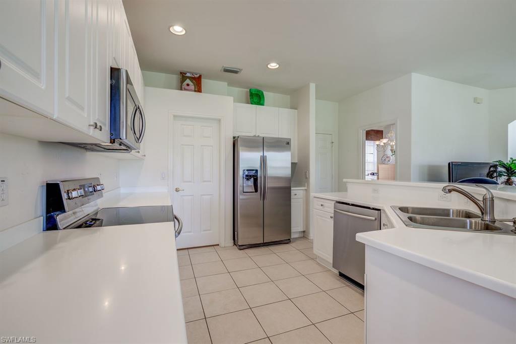 LAUREL LAKES - Residential