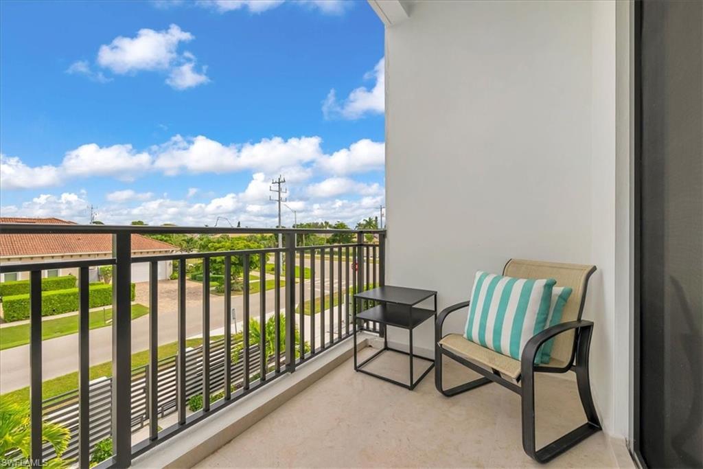 MARCO BEACH - Residential