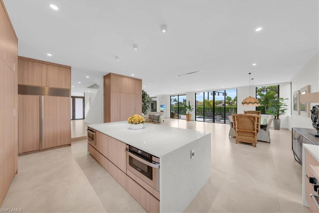 MARCO BEACH - Residential