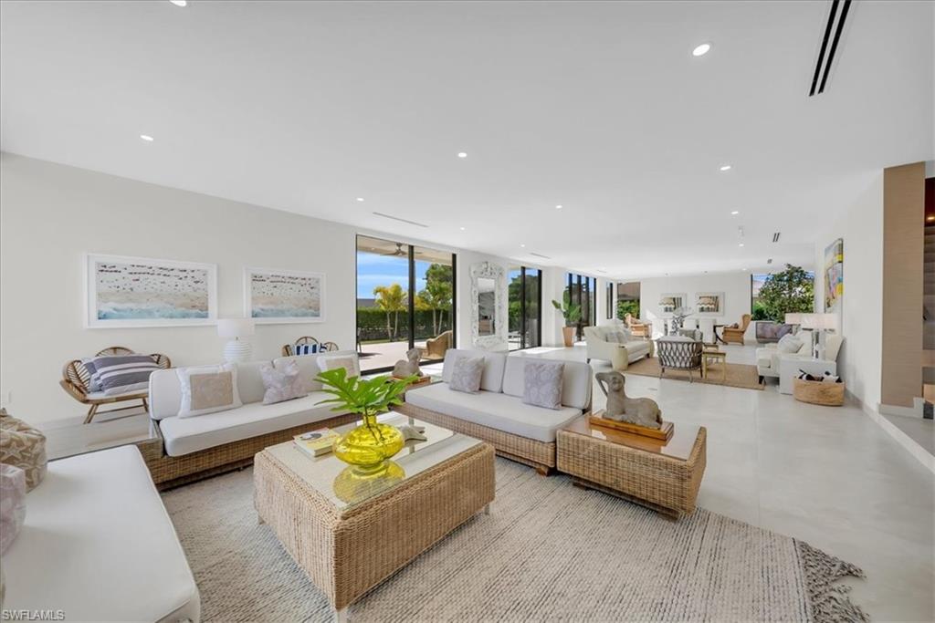 MARCO BEACH - Residential