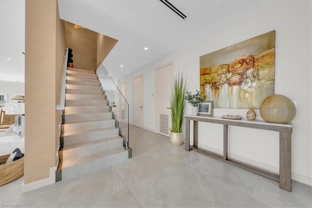 MARCO BEACH - Residential