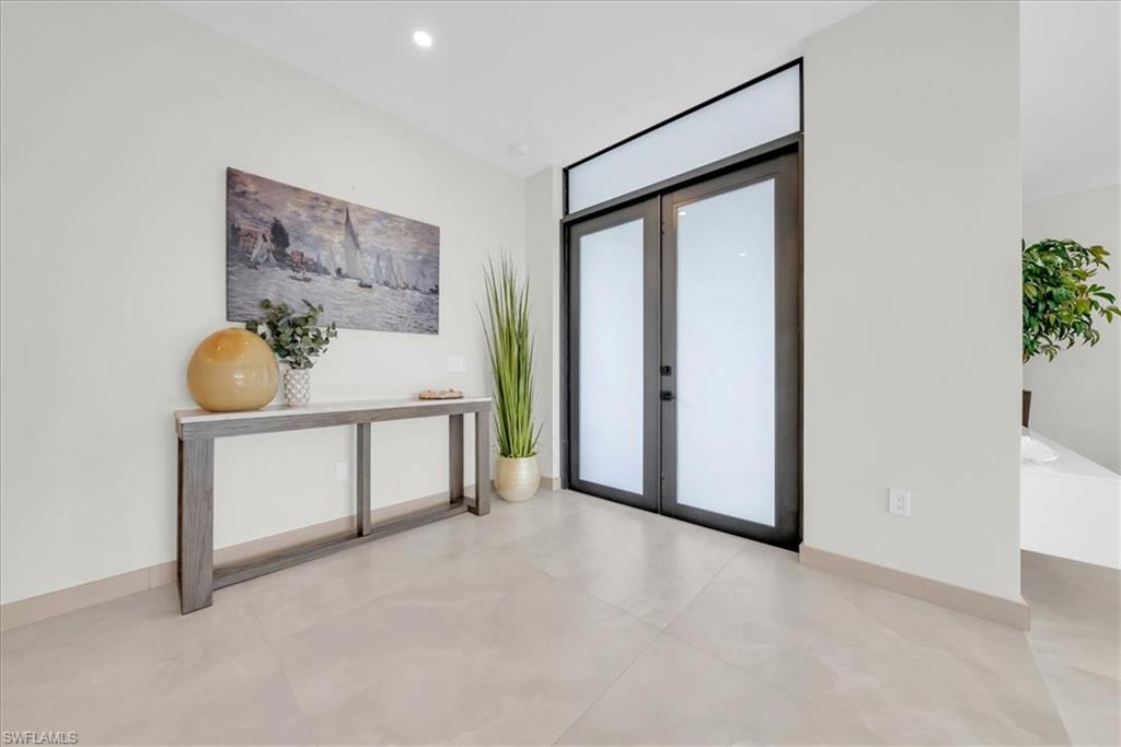 MARCO BEACH - Residential