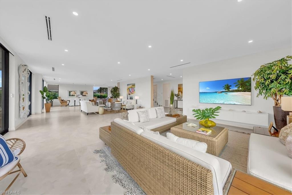 MARCO BEACH - Residential